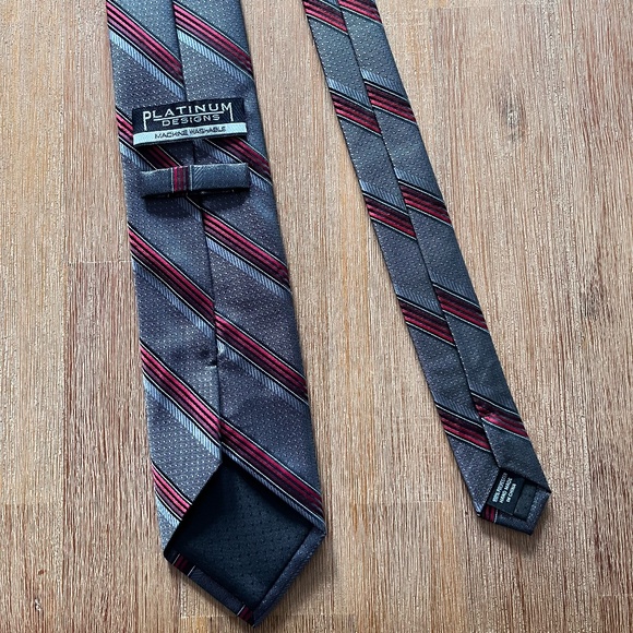 Platinum Designs Hand Made Polyester Tie with Gray and Red Diagonal Stripes - Picture 2 of 6